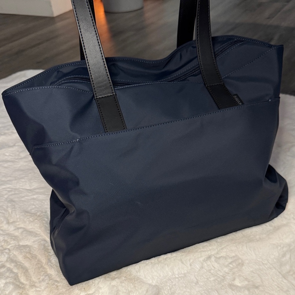 Away Midnight Blue The Everywhere Tote with Black Straps